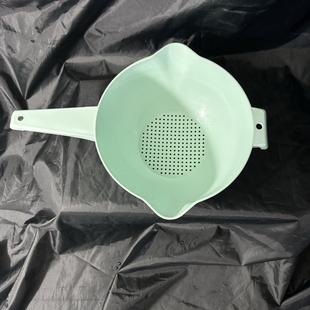 Vintage Tupperware Large 2Qt Colander Strainer #1523 Seafoam Blue Green - Picture 2 of 8